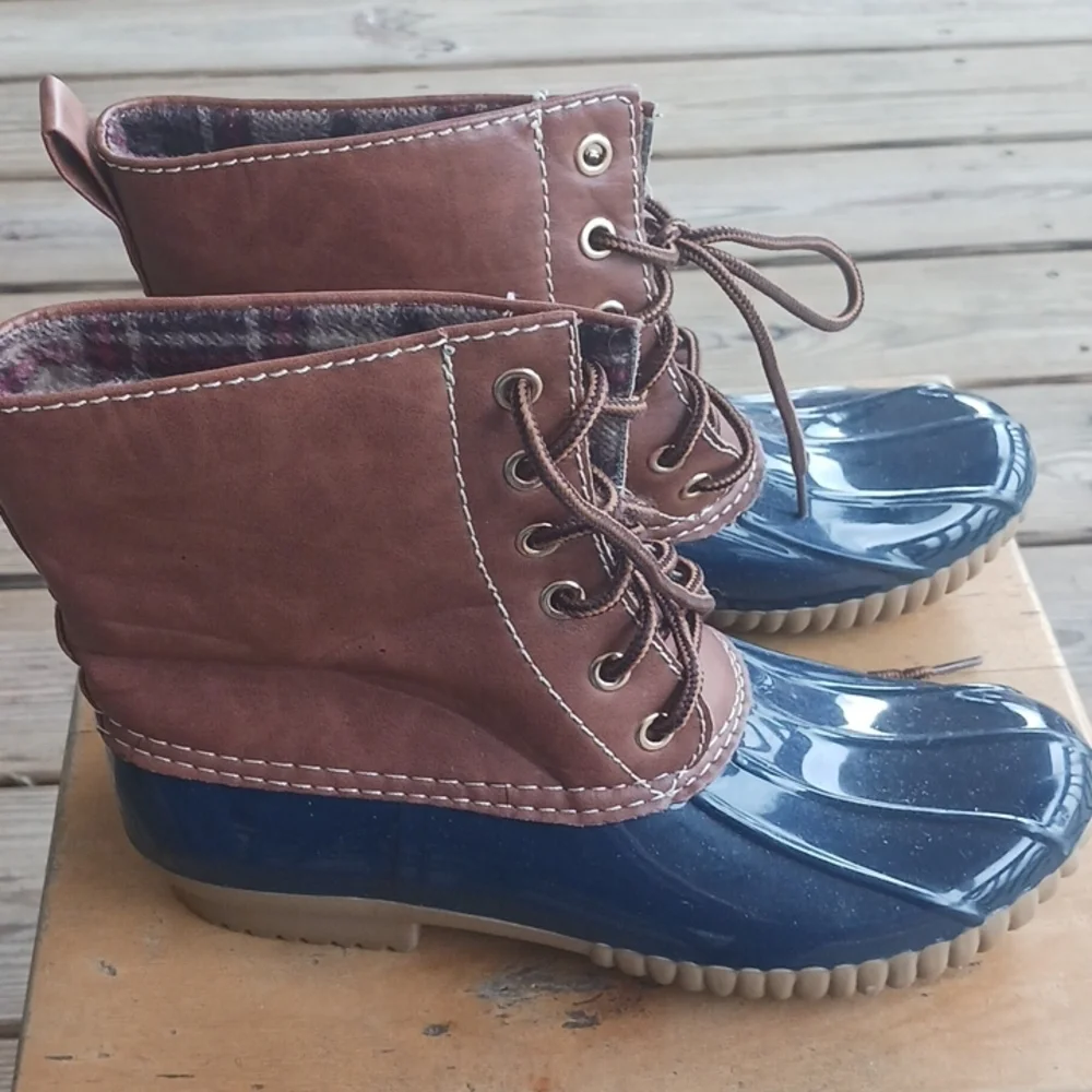 Yoki women's rubber duck boots size 6